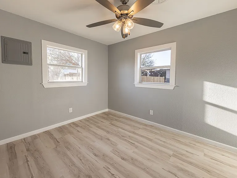 5409 Avenue D — Photo 18