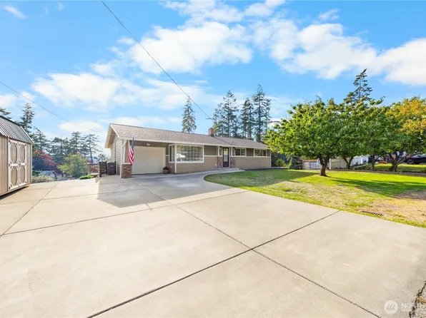 1372 Orchard Loop, Oak Harbor, WA 98277