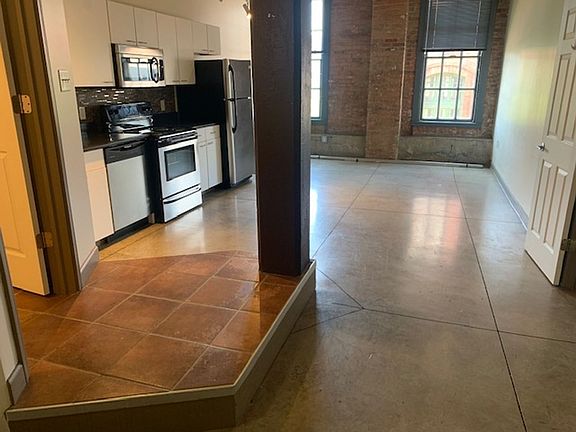 2nd image of 1900 Superior Ave E #335