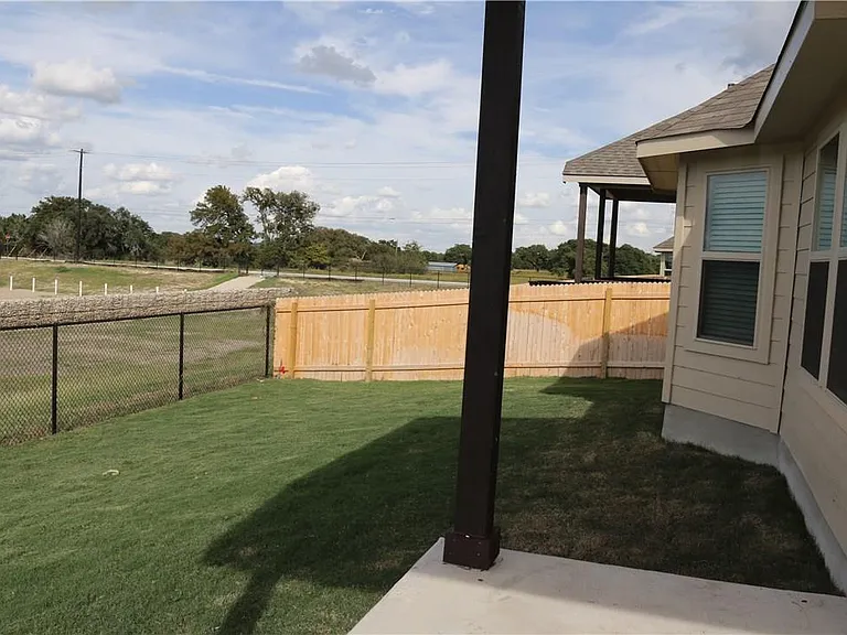 913 Wolcott Dr — Photo 33