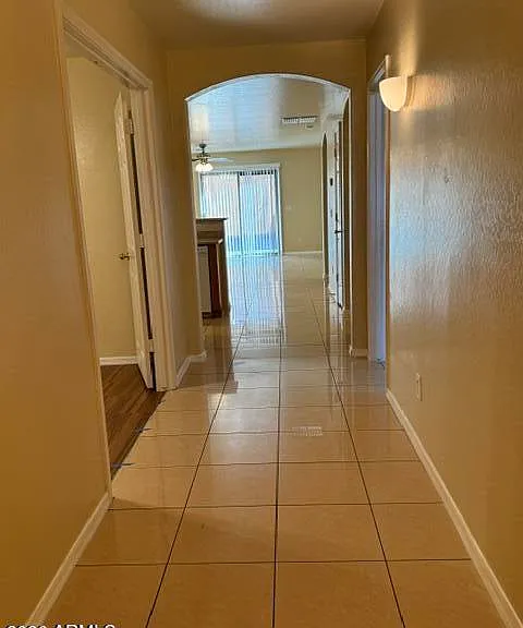 632 S 152nd Ln — Photo 2