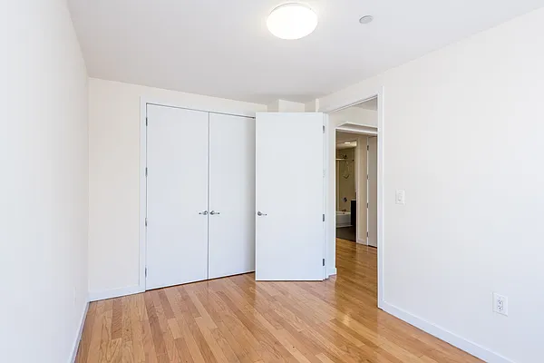 Rented by Nooklyn NYC LLC | media 21