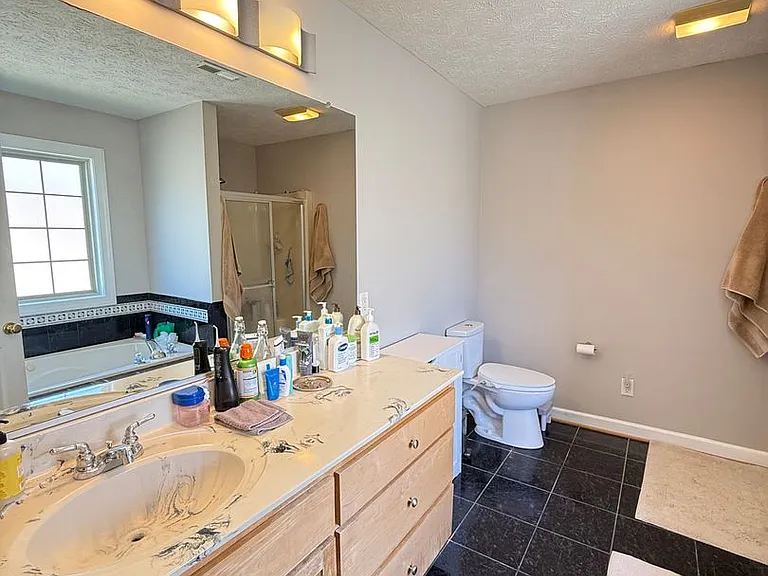 115 Sheldon Ct — Photo 16