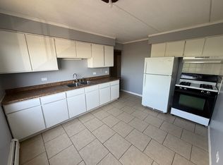1145 Fairwood Dr APT 3D, Elgin, IL 60123