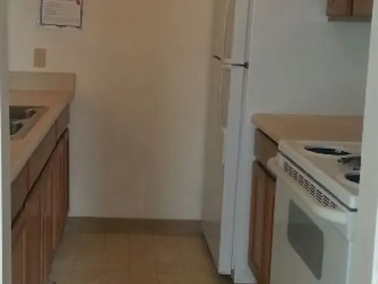 320 Lloyd St #213 — Photo 7