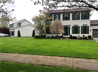 1 Willow Ridge Ln, Lancaster, NY 14086