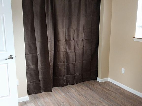 3rd image of 940 Enterprise Dr NE Unit C