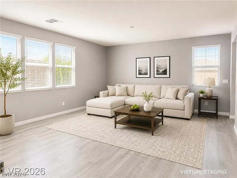 4 bed, 2.5 bath, 2838 sqft, $2,850 — Photo 3