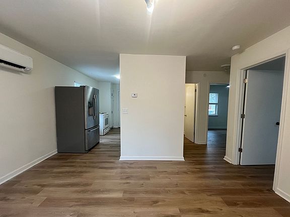 4th image of 6 Easy St