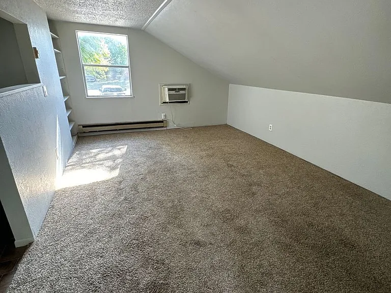 209 11th Ave NW — Photo 11