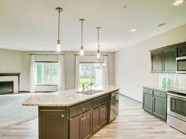 2674 County Road H2 W, Saint Paul, MN 55112