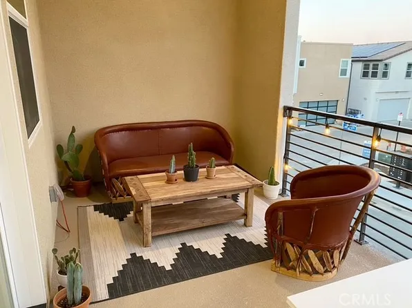 27628 Exploration Rd, Valencia, CA 91381