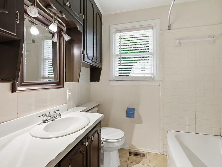 1407 Midgett Dr — Photo 21