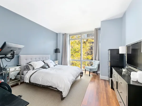 333 East 91st Street 5B image 3 of 12