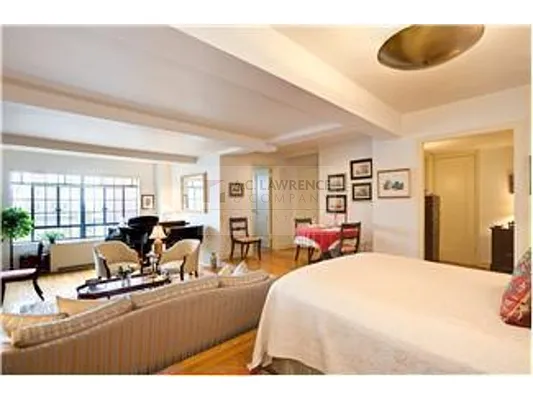 Sold by Aclawrence | media 14