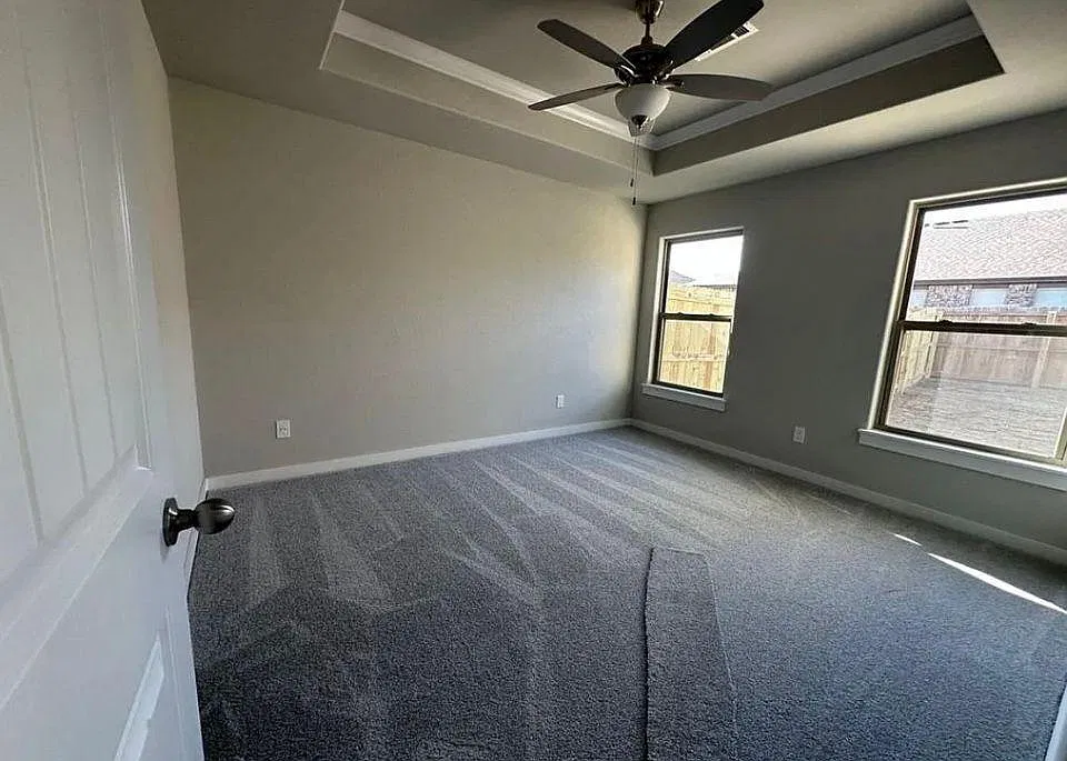 411 Red Robin St — Photo 4