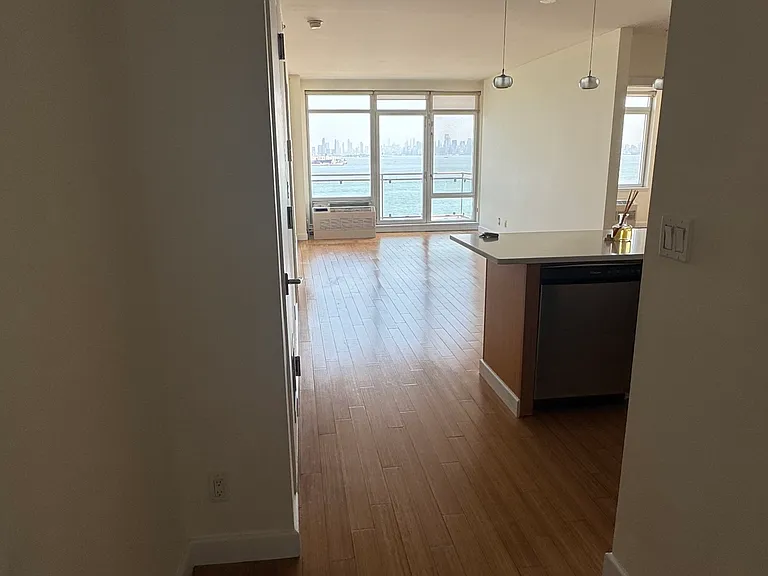 224 Richmond Ter #8B — Photo 3