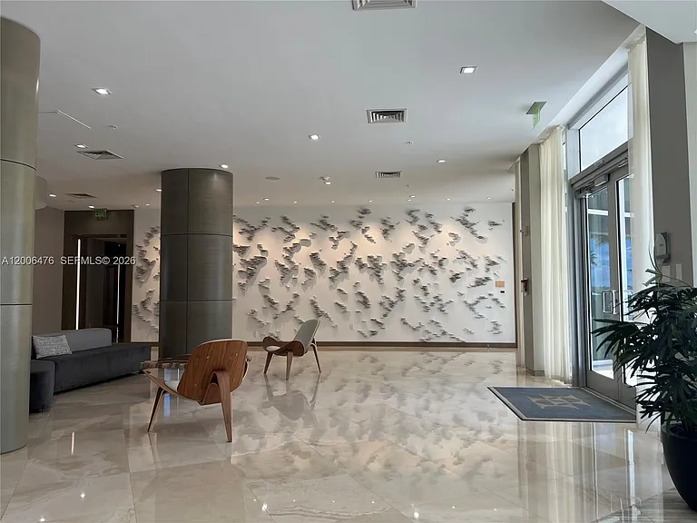 10275 Collins Ave #533 — Photo 9
