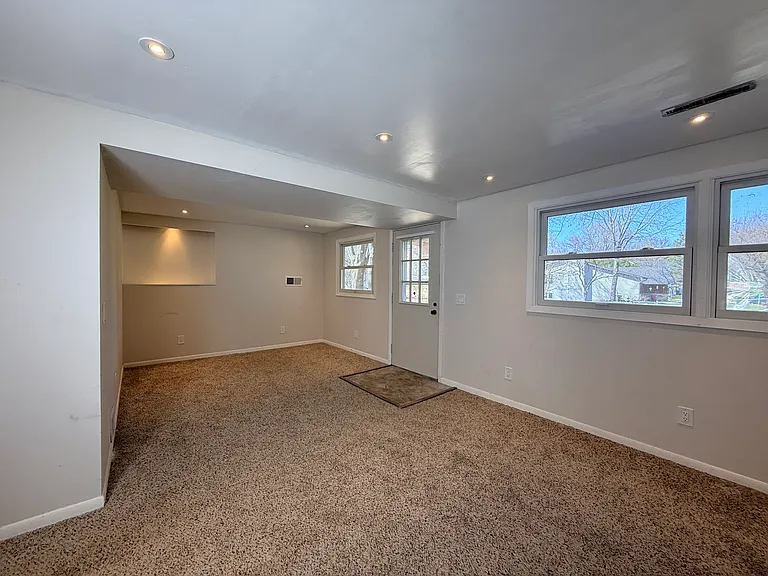 18056 S Shore Ln W — Photo 17