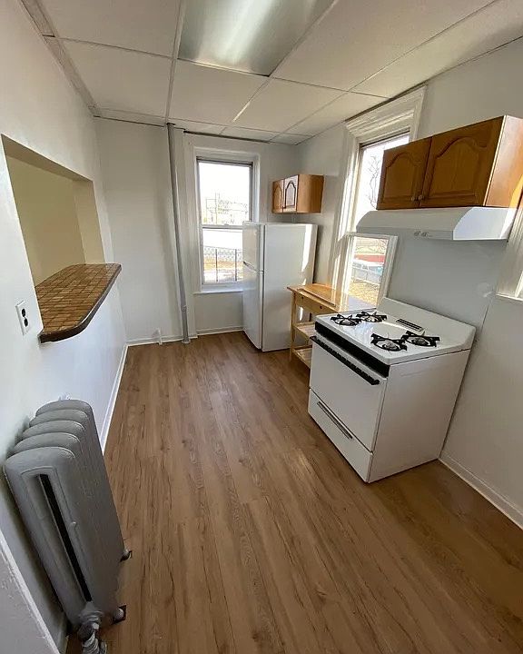 1st image of 2257 Chatterton Ave #1R
