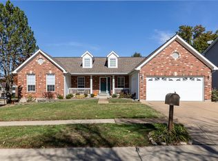 5600 Cliff Cave Crossing Dr, Saint Louis, MO 63129