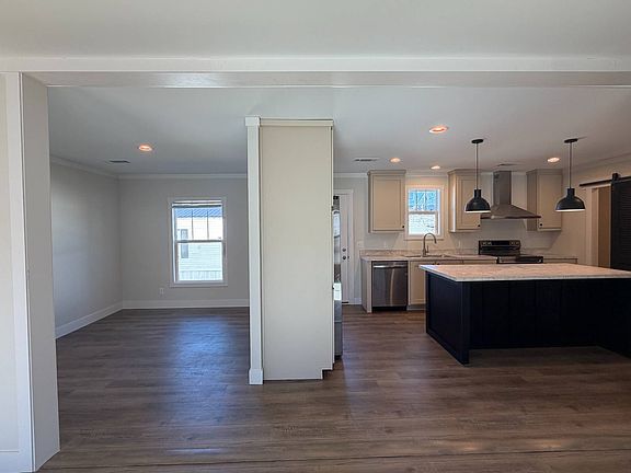 2nd image of 2418 Douglas Rd #31