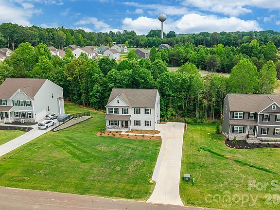 3rd image of 121 Tangle River Dr