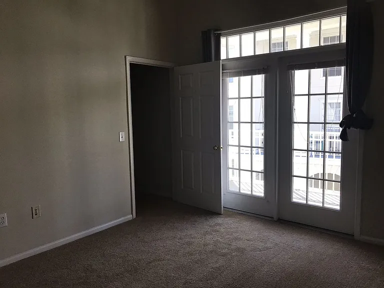 239 Longview Ave #12 — Photo 4