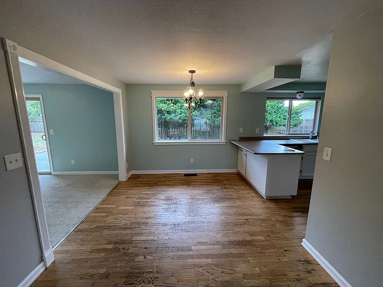 580 SW 3rd Ave — Photo 5