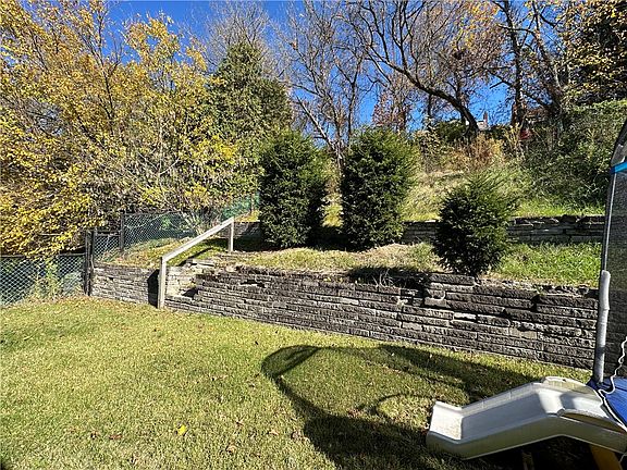 5th image of 723 Nordeen Dr