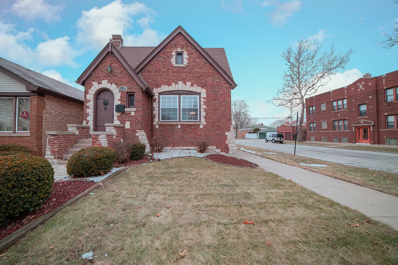 8400 S Blackstone Ave photo 1