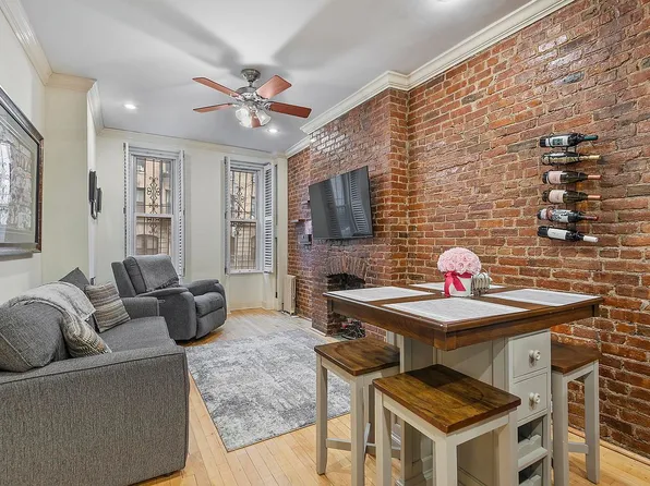 218 E 82nd St APT 1FE, Manhattan, NY 10028