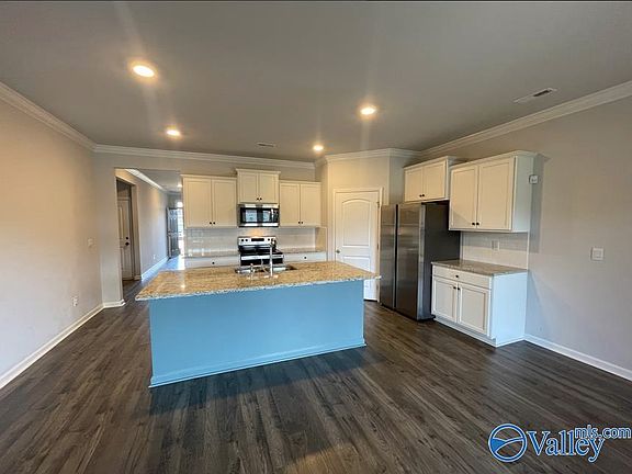 4th image of 505 E River Landing Blvd
