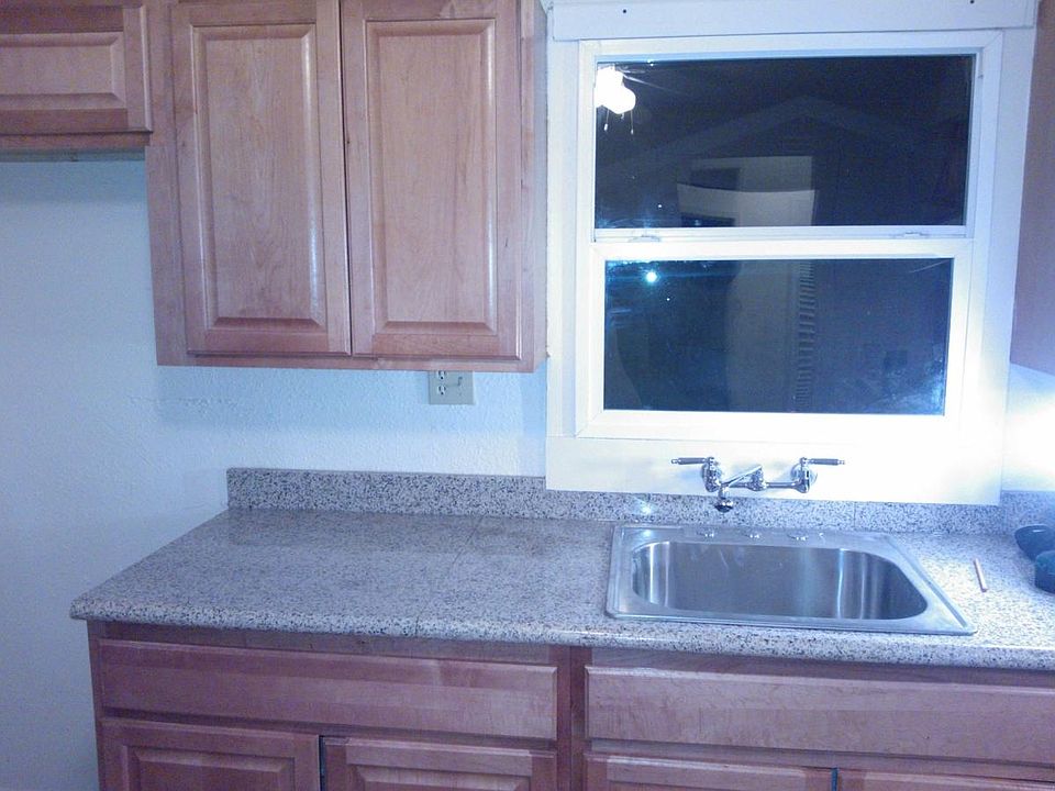 2nd image of 844 N N St