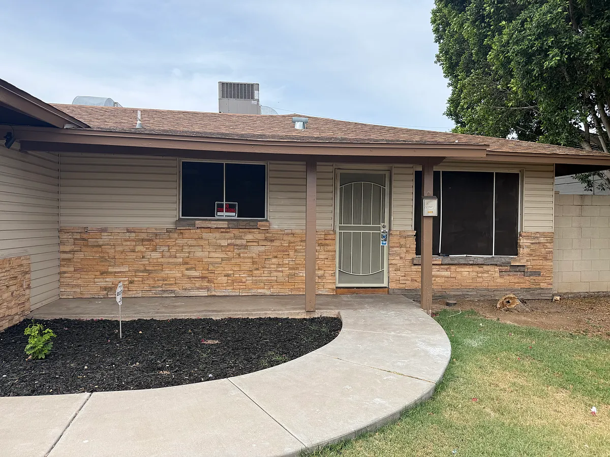 Building Photo - 3848 W Lawrence Rd #1