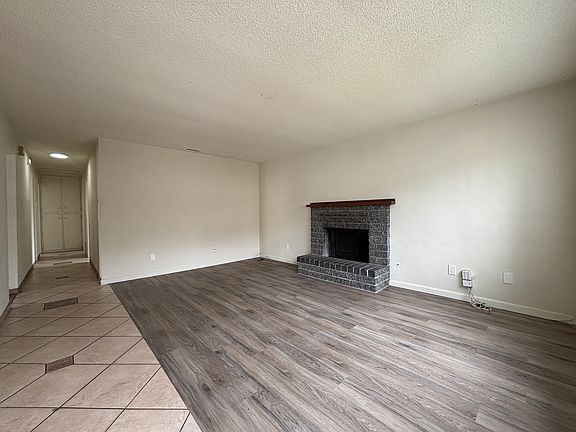 5th image of 1714 Chalcedony St
