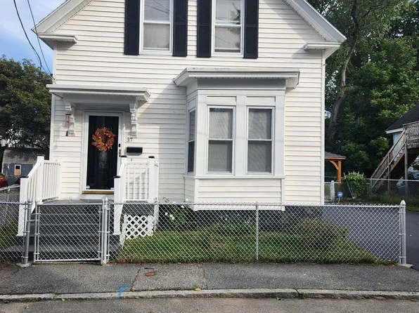 37 Barclay St, Lowell, MA 01851