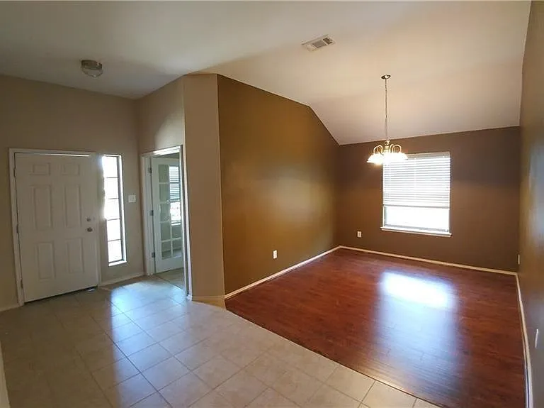 8512 Minturn Dr — Photo 3
