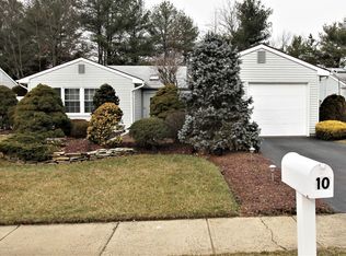 10 Long Rd, Freehold, NJ 07728