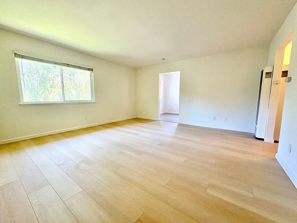 31 Reed Blvd #11C