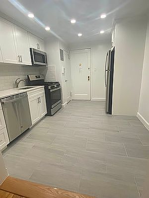 1st image of 135-25 Hoover Ave #3F