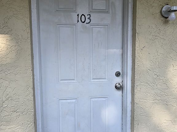 4th image of 1370 S Palmetto Ave APT 103