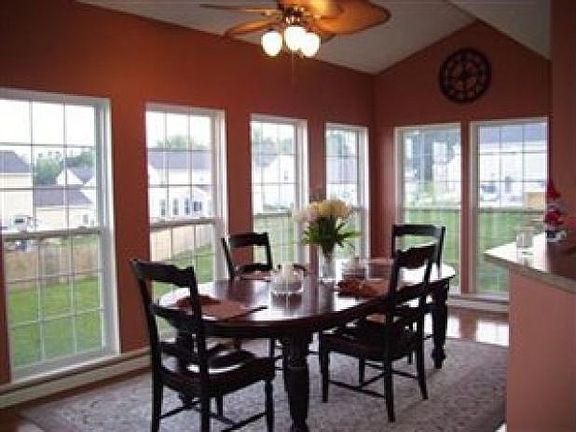 4th image of 2762 Candlestick Dr