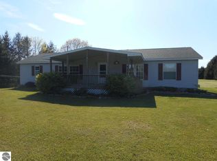 10486 S Leaton Rd, Shepherd, MI 48883