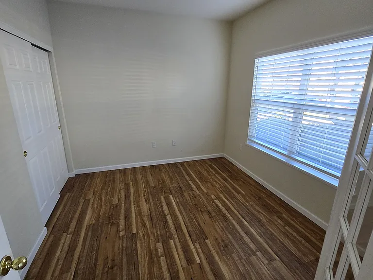 5225 White Willow Dr #M100 — Photo 10