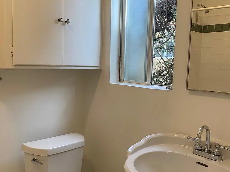 Bathroom cabinet