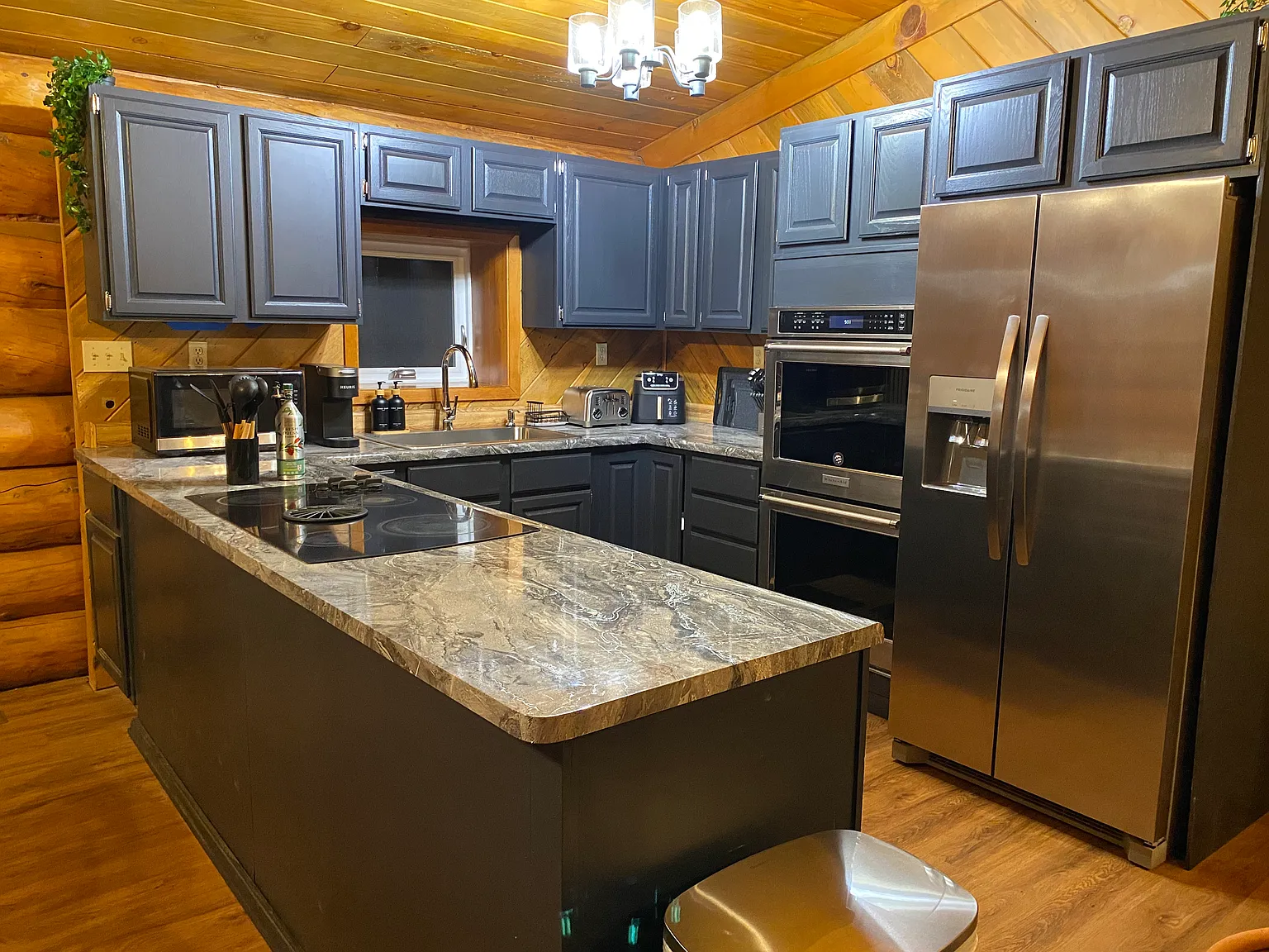 4 bed, 2200 sqft, $2,000 — Photo 2