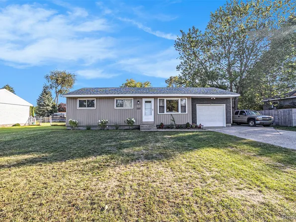2263 Lawnel Ave, Muskegon, MI 49441