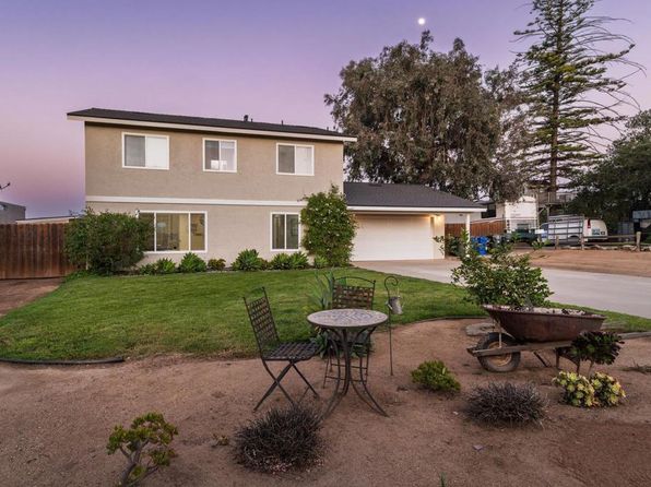 435 W Hawthorne St, Fallbrook, CA 92028
