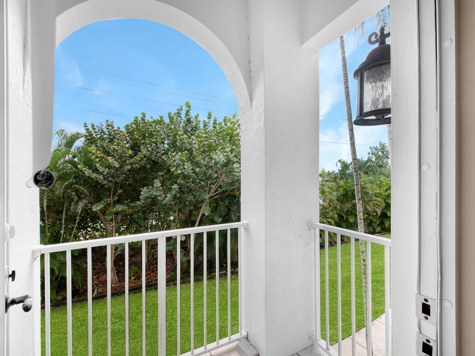 4 bed, 3.5 bath, 1880 sqft, $3,000 — Photo 4